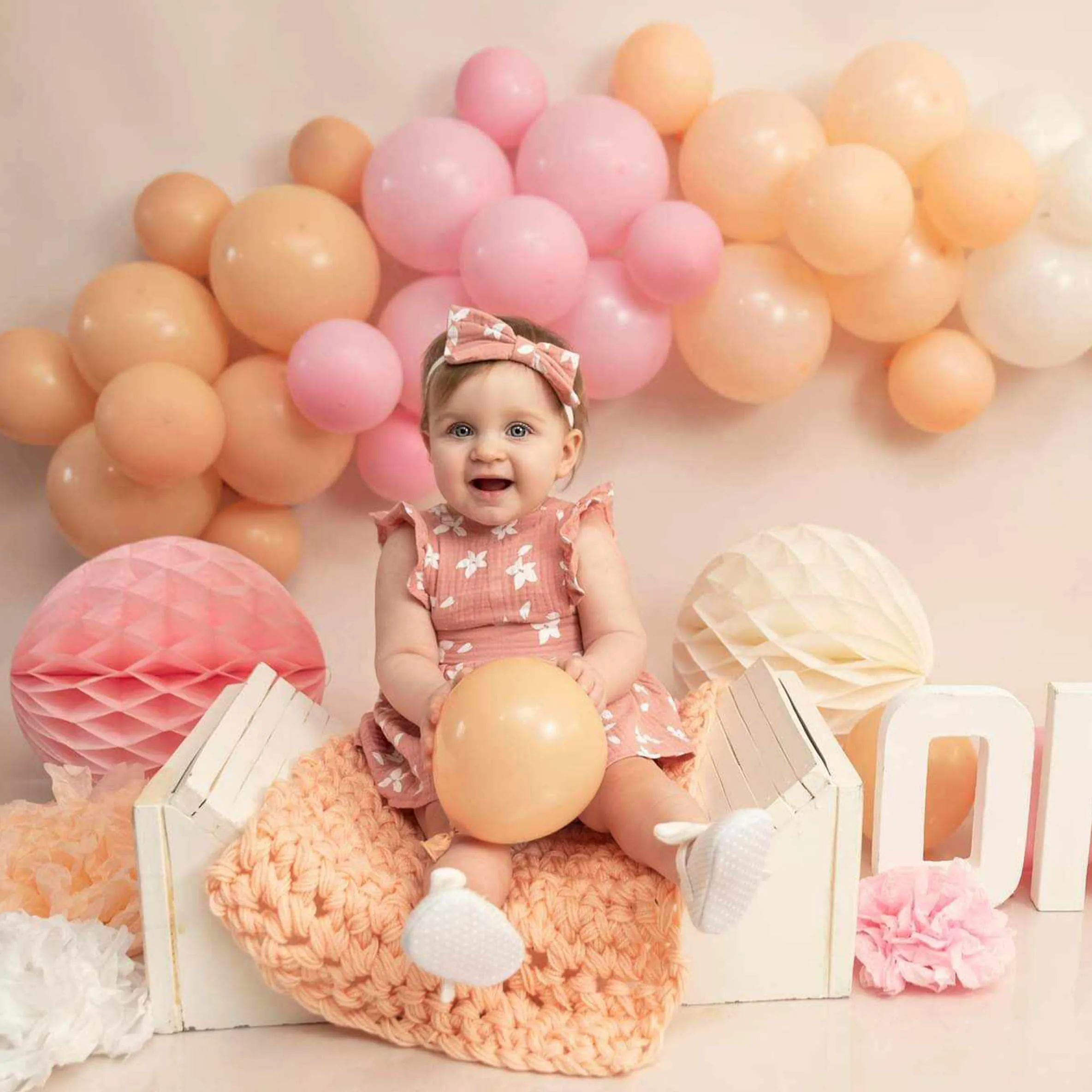 Premium Photo  Cake smash decorations. baby first year photo session idea.  balloon first birthday decor idea