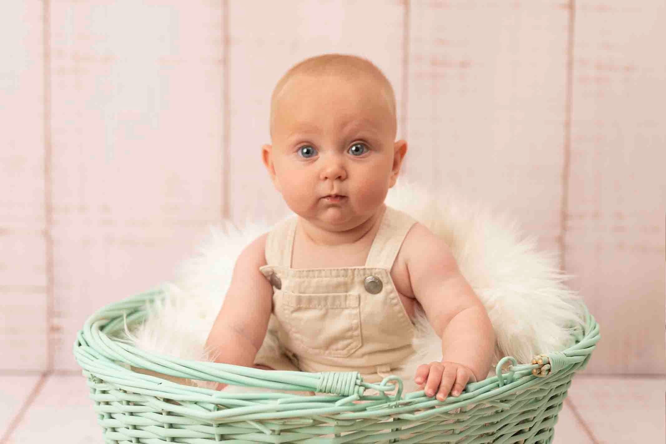 sitter baby photography in Milton keynes